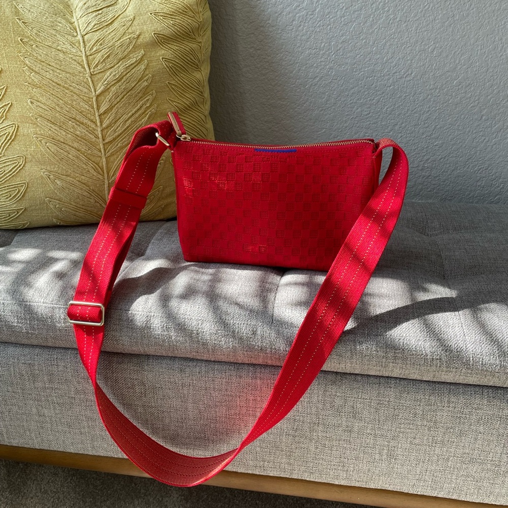Rothy’s casual cross body bag - Red Crisp Basketweave
